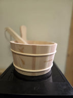 Houten Sauna-emmer met Pollepel – 4 Liter – Met Kunststof Inzet - Sauna Service