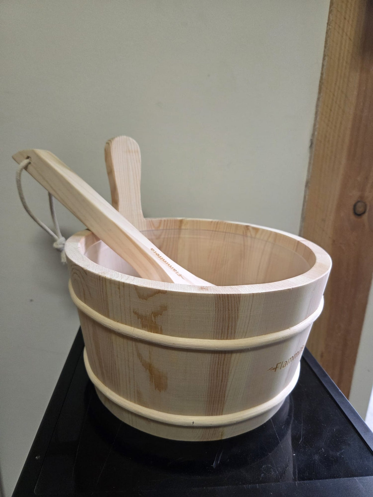 Houten Sauna-emmer met Pollepel – 4 Liter – Met Kunststof Inzet - Sauna Service