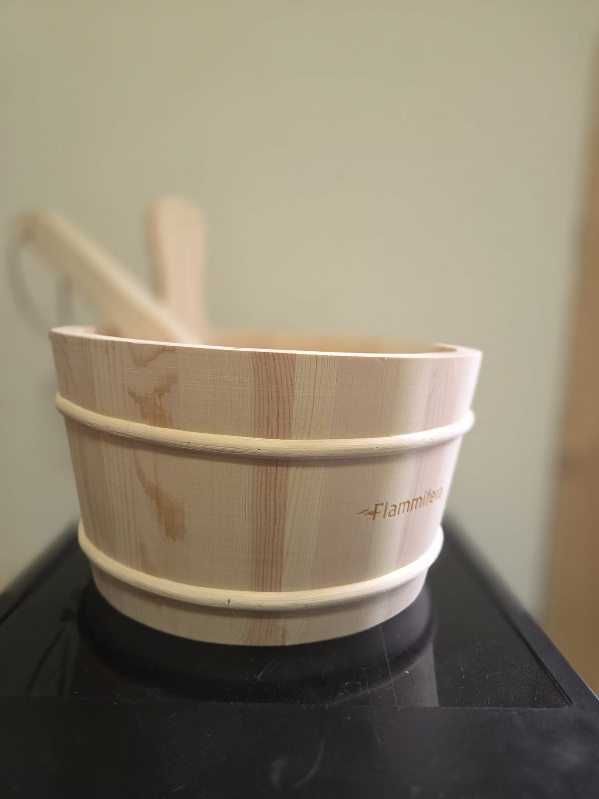 Houten Sauna-emmer met Pollepel – 4 Liter – Met Kunststof Inzet - Sauna Service